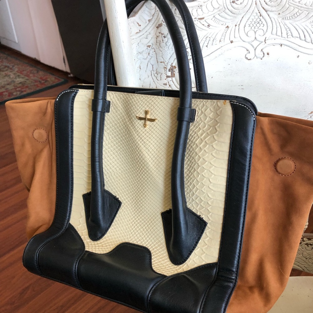 Gorgeous Pour la Victoire handbag